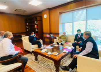 Co-operators meet Sherpa; discusses Co-op Development Forum