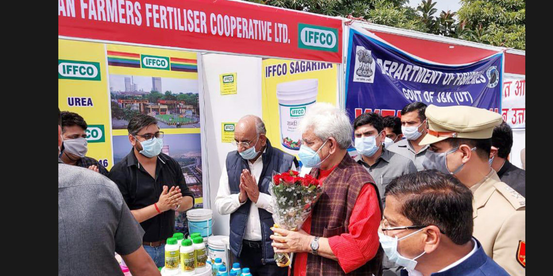 Sinha visits IFFCO stall at Kisan Mela in Jammu