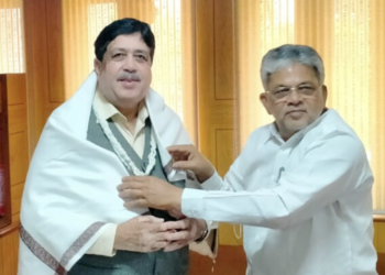 Sumul Chairman felicitates Sanghani