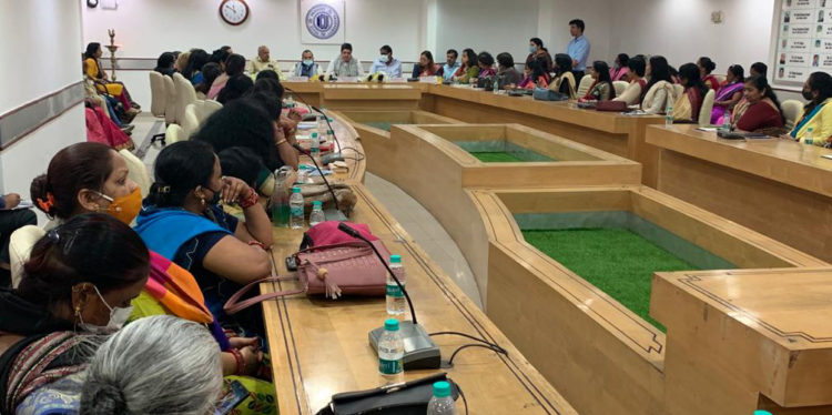 Tomar, Sanghani, Awasthi and others greet women achievers
