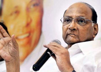 Pawar urges sugar co-op factories to produce Oxygen