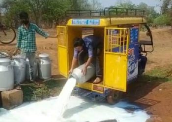 Chhattisgarh dairy farmers throw away milk down the drain