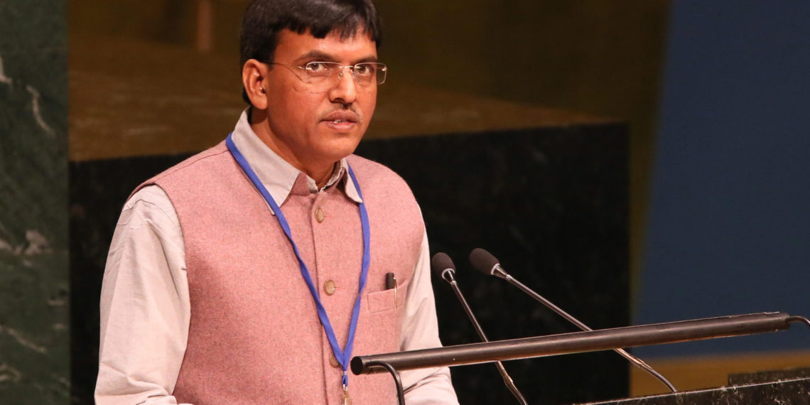 Govt asks companies not to hike rates of non-urea fertilizers