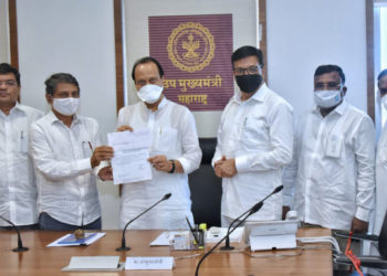 Ahmednagar DCCB & G S Mahanagar Co-op Bank donate to CM Fund