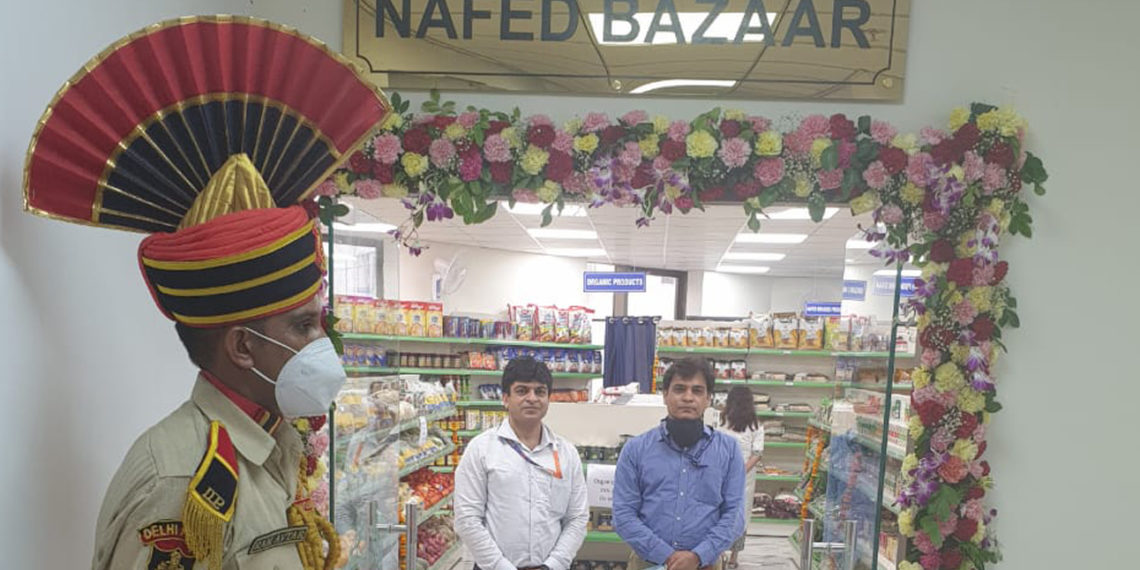 Nafed inaugurates its Bazar at Delhi Police headquarters