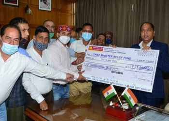 HP based CD Credit Co-op donates Rs 5 lakh to CM Fund