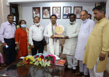 Sah Bharati UP team along with Thakur, meets MoS Cooperation