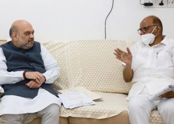 Pawar meets Shah, seeks sops for sugar co-operatives