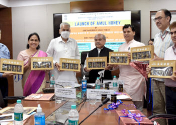 Amul launches Honey; Ministers assemble to dedicate it to nation