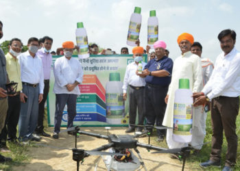 Trifed Chairman at IFFCO’s drone spraying event