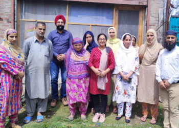Sodhi visits women’s dairy coops of J&K