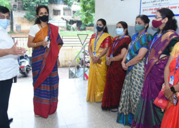 Sule visits Vidya Sahakari Bank; Anaskar welcomes her