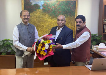IFFCO officers rush to greet MD on success of co-op conference