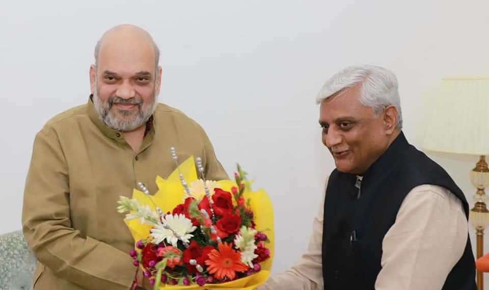 Mehta & Amin join others in greeting Shah