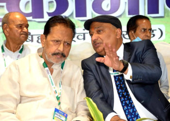 Biscomaun brings fresh apple from J&K for Chhath Pooja