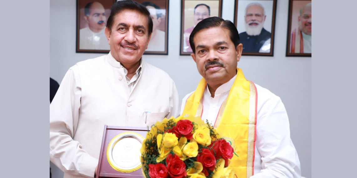 Naiknavare invites Verma for Excellence Awards