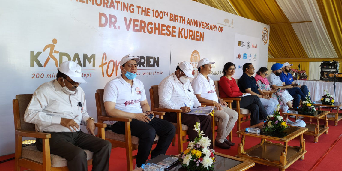 Kahani Kurien Kee: Rupala lands at Anand to give awards