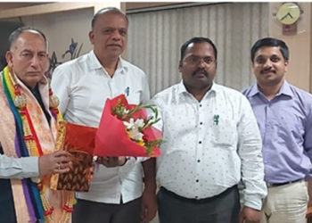 Thakur visits Souharda Fed; lauds its co-op movement