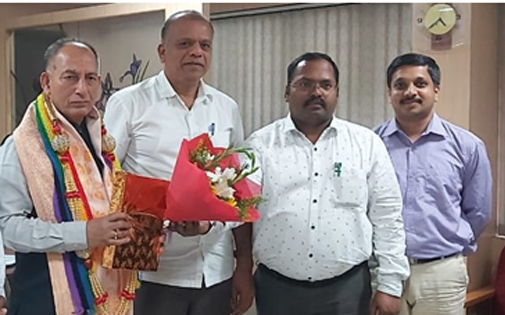 Thakur visits Souharda Fed; lauds its co-op movement