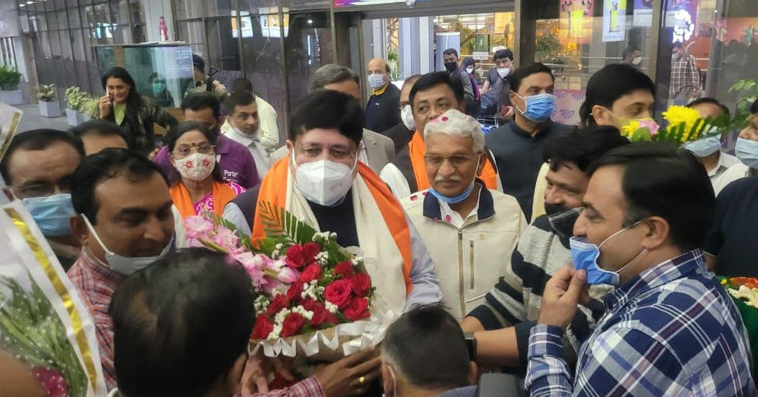 Sanghani receives a Hero’s welcome on his return