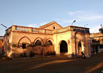 Balaghat DCCB gives loan to 400 cattle rearers