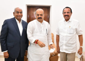 Awasthi visits Nano Urea site in Bangalore; meets CM & others