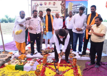 Sweet Revolution: Following PM’s words, Sanghani launches Honey Plant