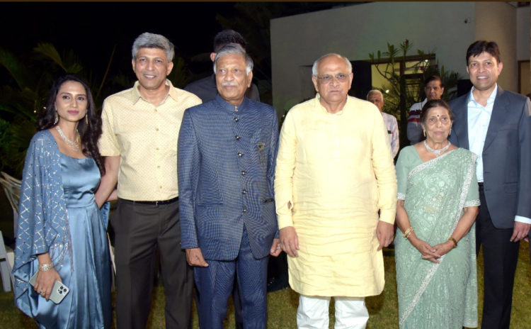 Amin turns 75; CM visits him home to greet