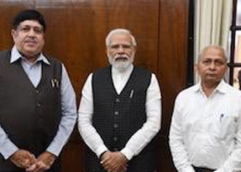 Sanghani takes Yogendra to meet PM; Talk focuses on Nano