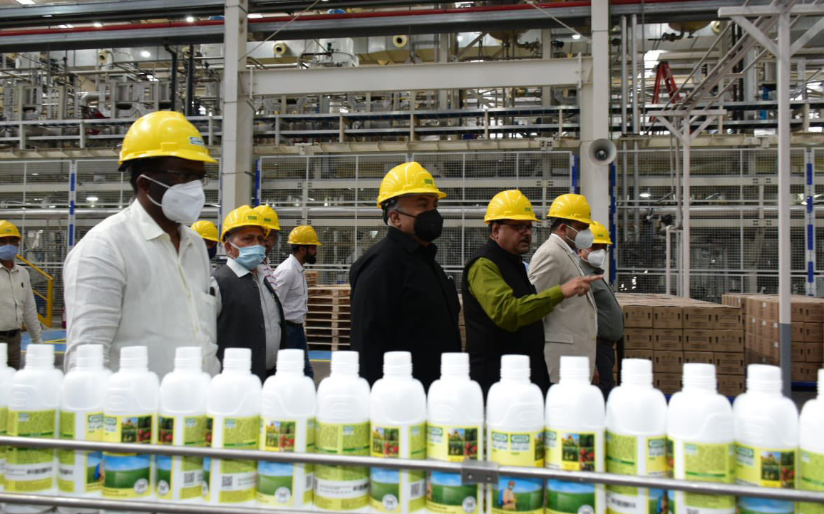 IFFCO Agarwal visits Kalol Nano Urea plant