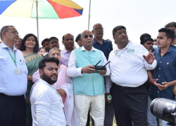 Awasthi tries his hands on Drones in Phulpur