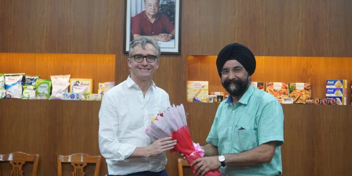 British High Commissioner visits Amul dairy plant