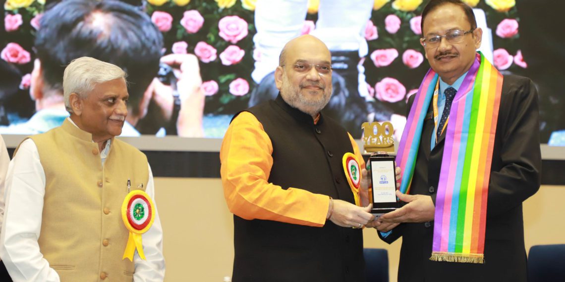 Shah felicitates Saraswat Bank on completing 100 glorious years