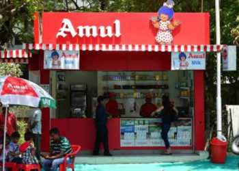 Reuters says Amul resisting plastic ban