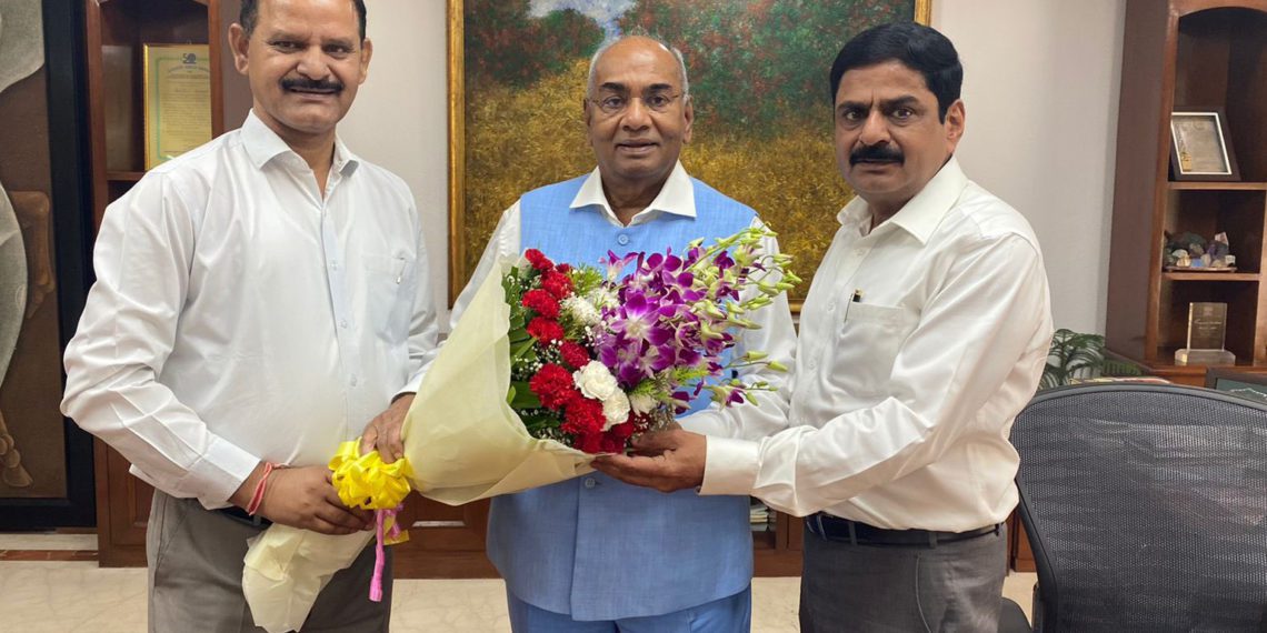 IFFCO Officers’ Fed greets MD on successful Nano launch