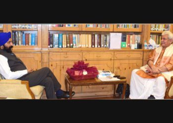 J&K: Sodhi meets Sinha; seeks land for dairy plant