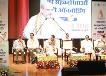 Onboarding co-ops on GeM, Shah asks them to get ready as sellers