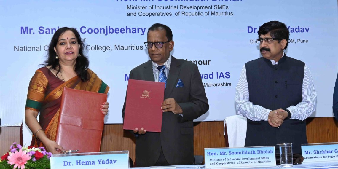 VAMNICOM signs MoU with Mauritius’s National Co-op College