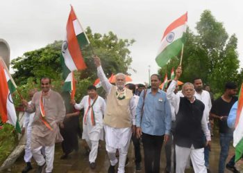 Sumul attends Tiranga rally at Dandi; Rupala, chief guest