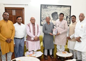 Sahakar Bharati President meets Khattar