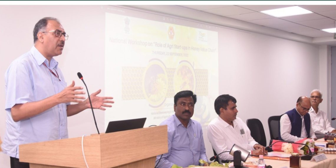 Workshop on Honey FPOs held in Varanasi; Nafed participates
