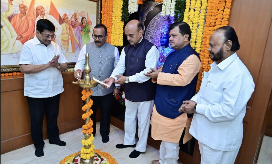 Minister visits MSCB headquarters; UCBs’ delegates voice their concerns