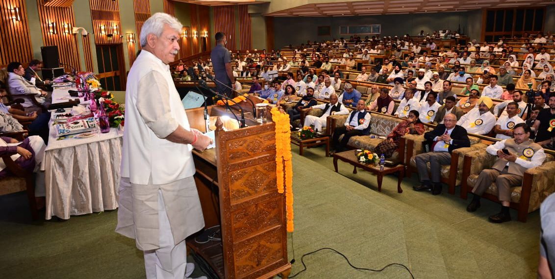 Lt Guv congratulates IFFCO for Nano invention; exhorts farmers to try out