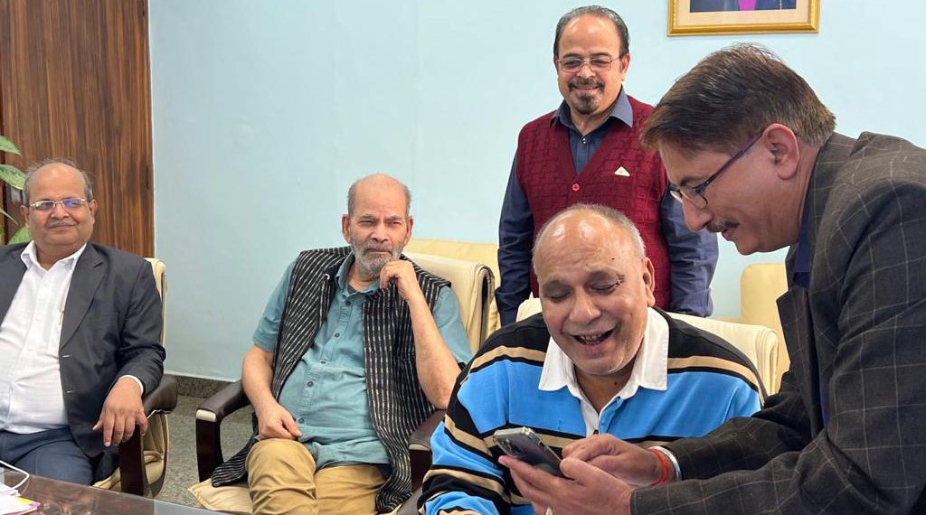 A scribe’s torrent of impressions: IFFCO Aonla looks caressed by greens