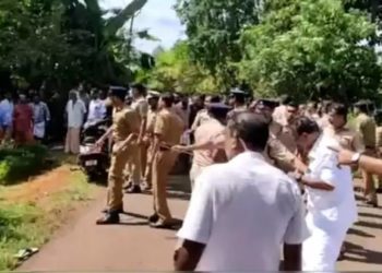 Violence mars Kerala co-op elections