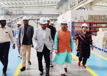 UP Minister visits IFFCO’s Kalol to see Nano Unit