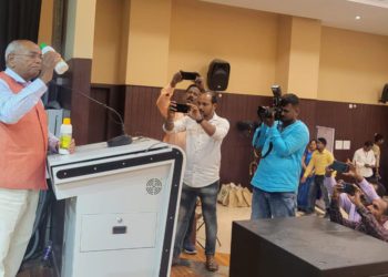 IFFCO MD visits Paradeep; interacts with farmers