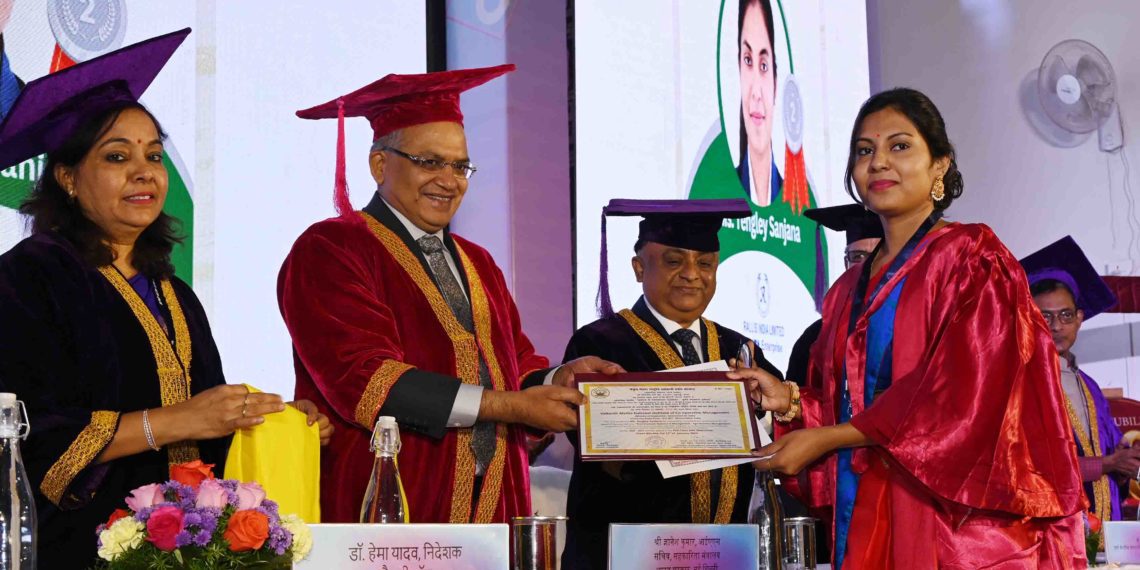 Vamnicom confers PG Diplomas on 85 students on its Foundation Day