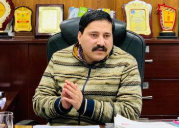 J&K: Kathua DC encourages self-employment thru’ NCDC loan