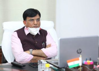 Mandaviya exhorts farmers to try Nano urea